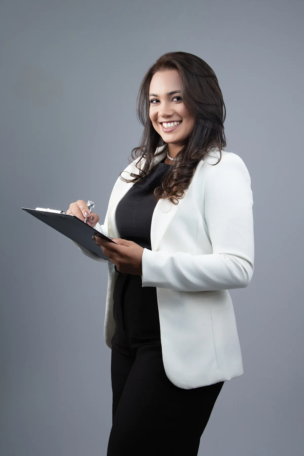 Thays Sanches, especialista em remoção e micropigmentação